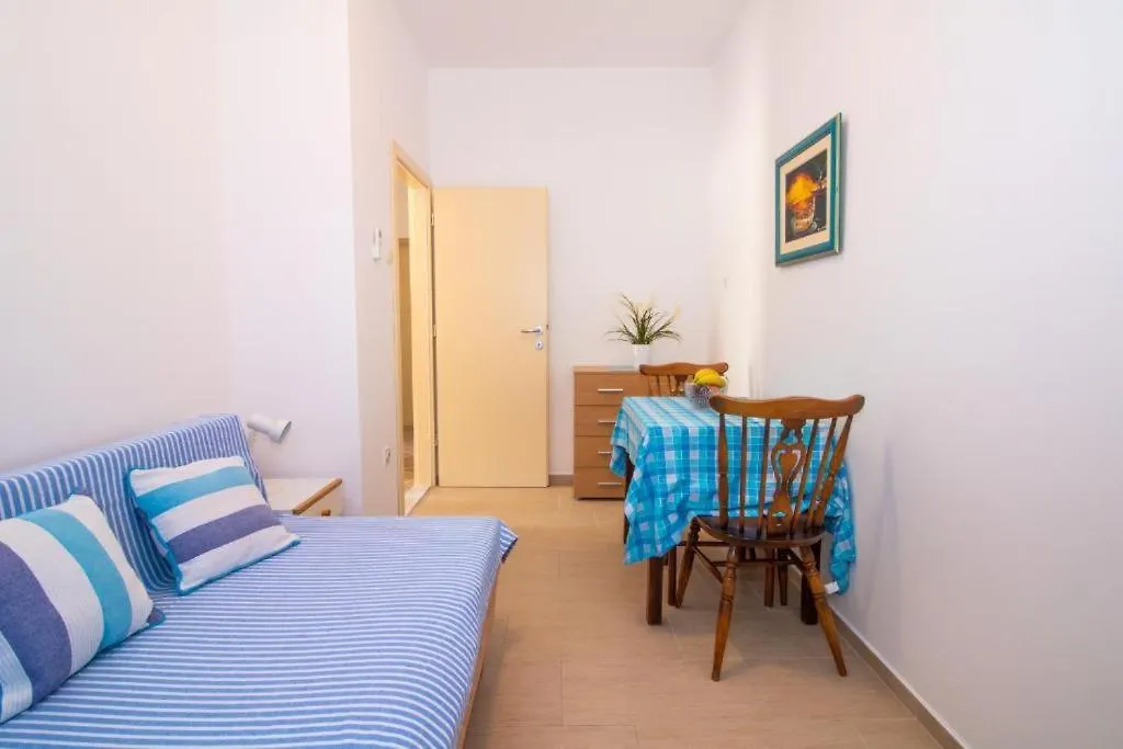 Lucky A2 Apartment Baska  0*, Baska (Krk)